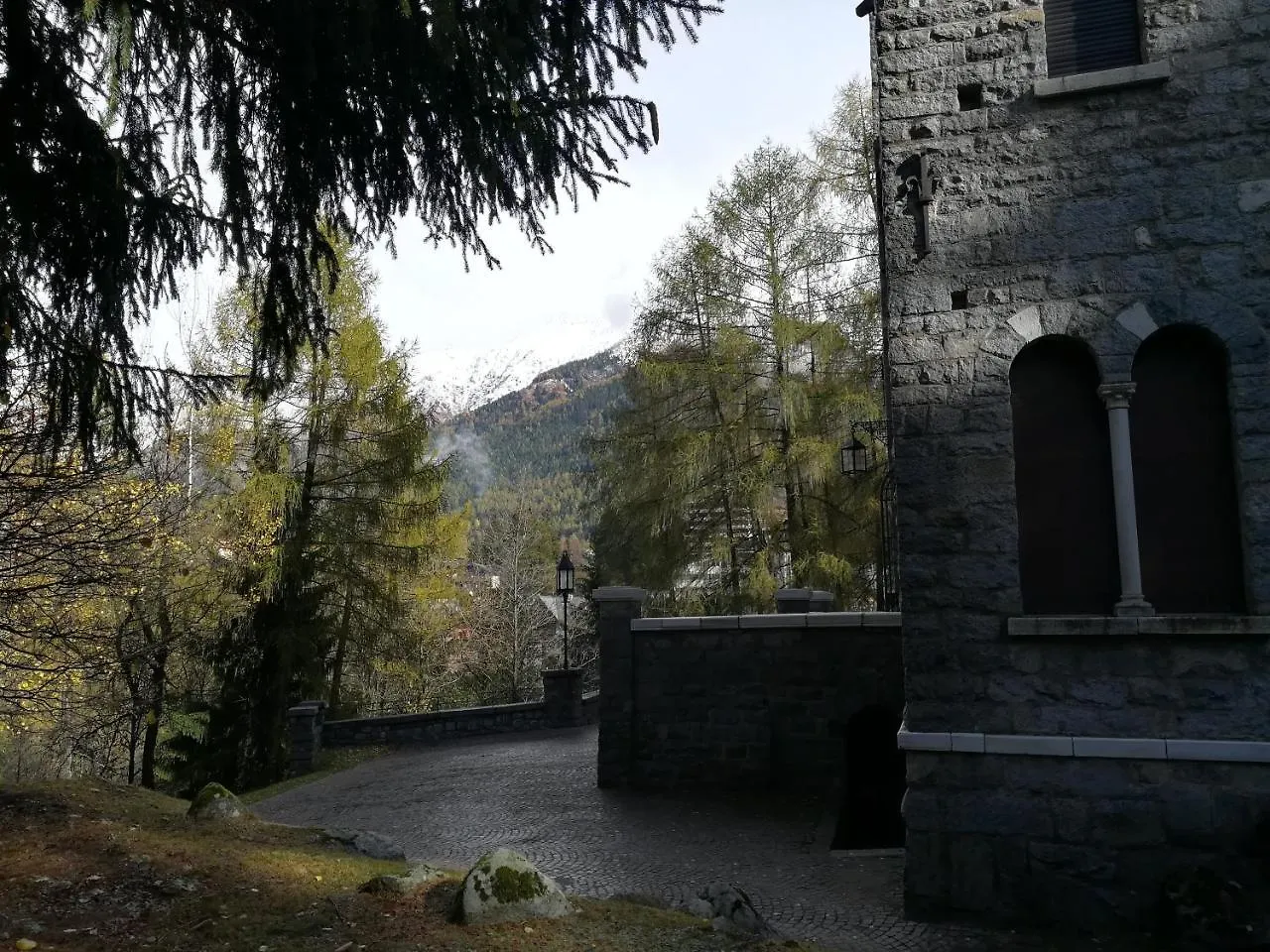 Un Nido Nella Torre Del Castello Apartment Ponte Di Legno
