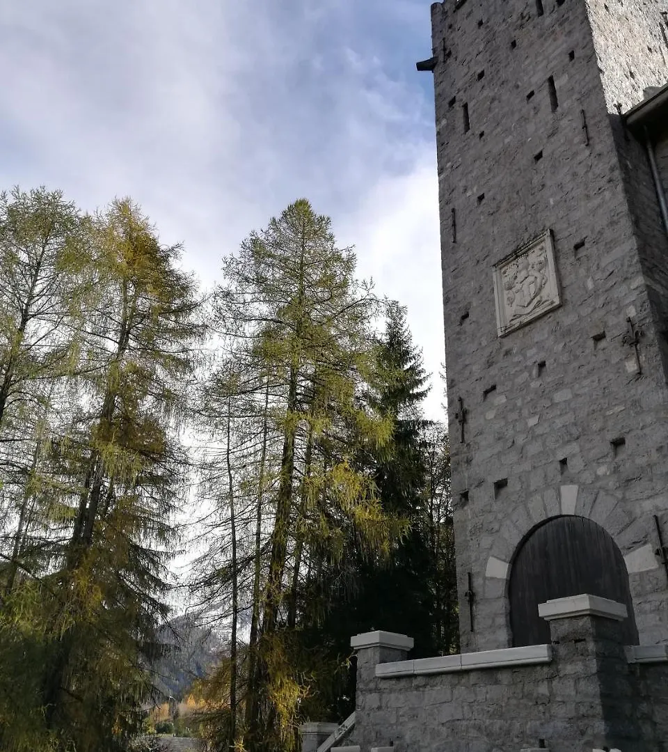Un Nido Nella Torre Del Castello Apartment Ponte Di Legno 0*,